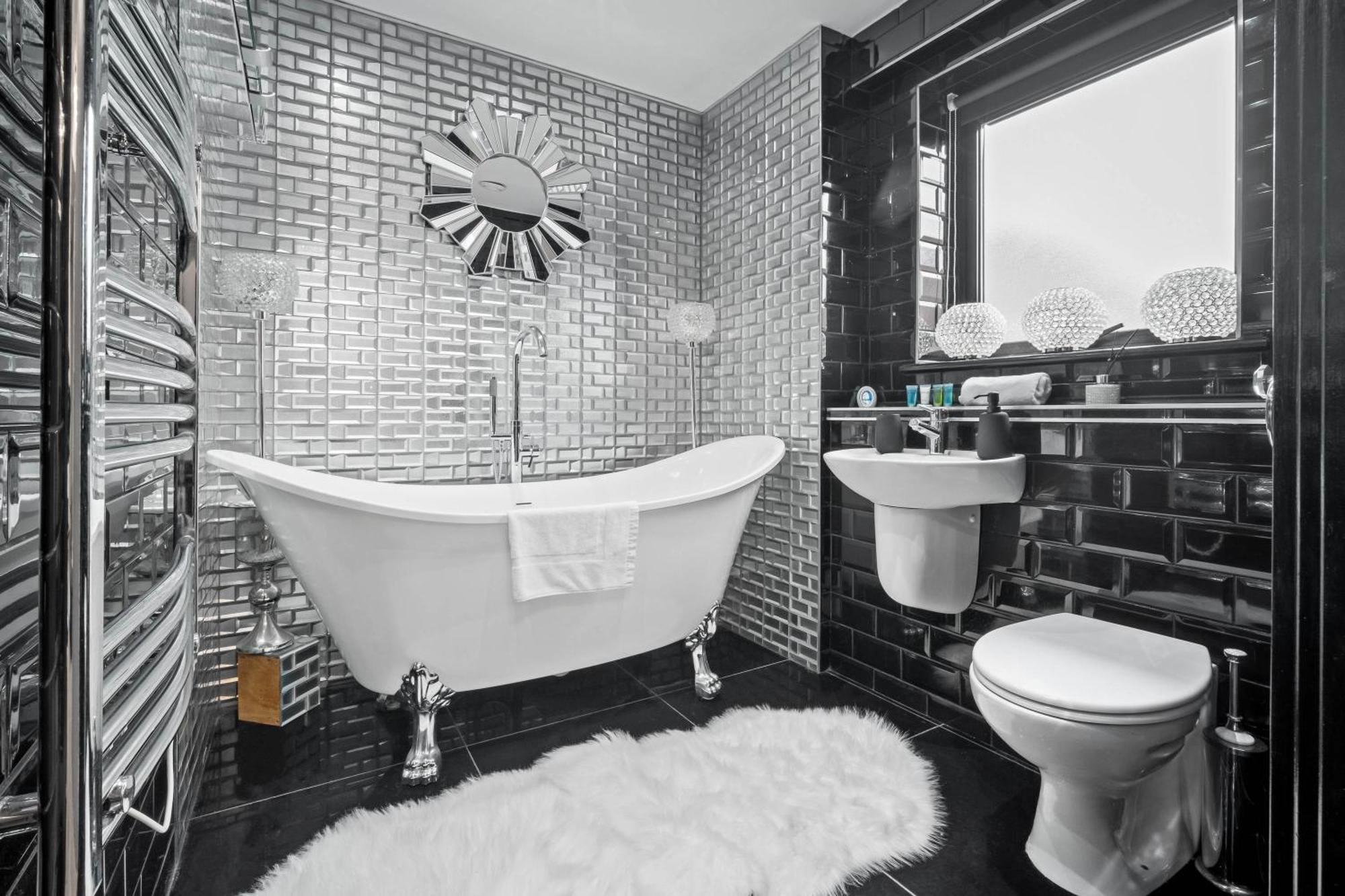 Luxury 1 Bed Flat With Parking 11K - Top Rated - Netflix - Wifi - 70 Inch Smart Tv - Birmingham City Centre - Tv In Bedroom - Top Rated Exteriér fotografie