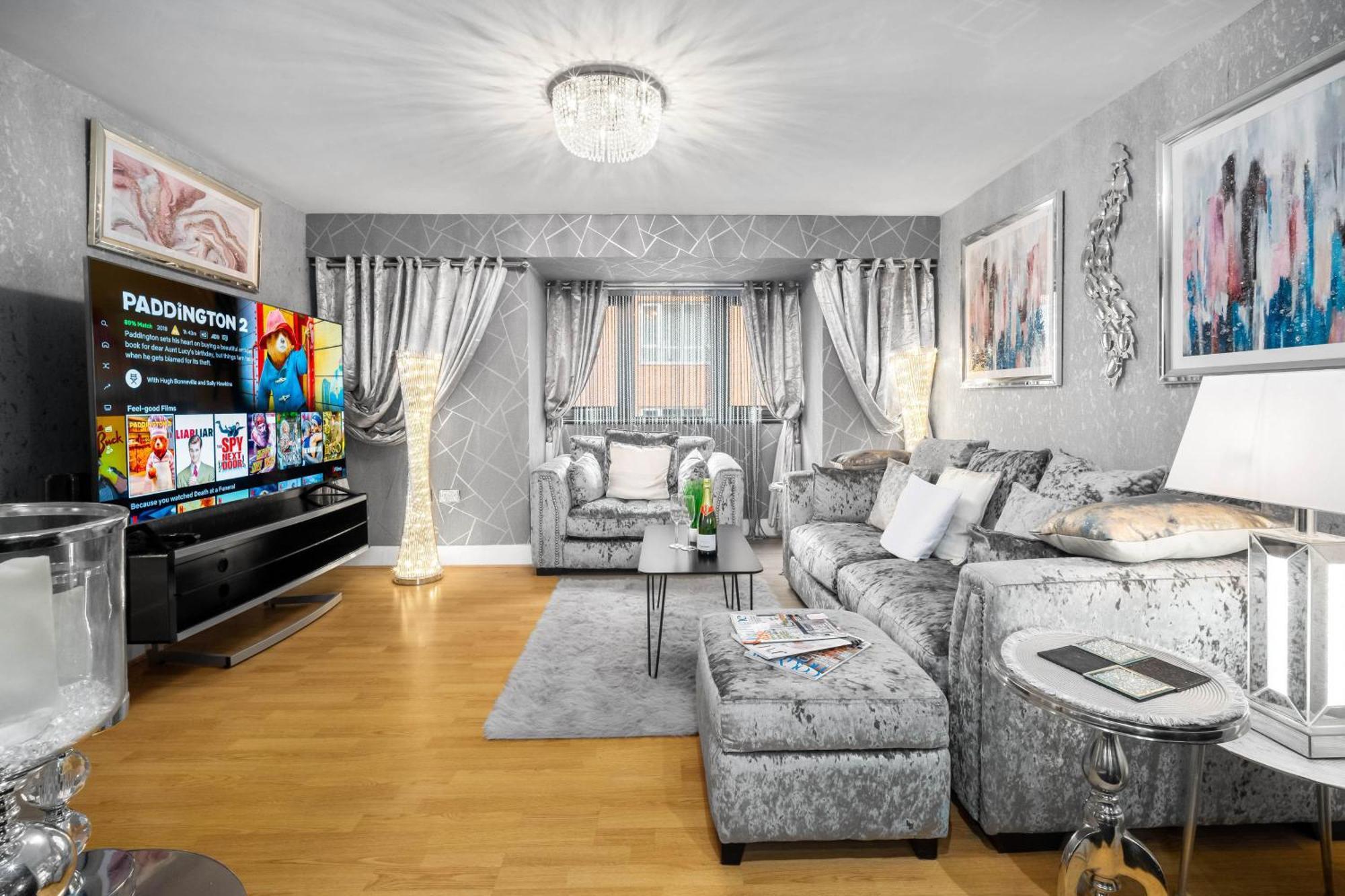 Luxury 1 Bed Flat With Parking 11K - Top Rated - Netflix - Wifi - 70 Inch Smart Tv - Birmingham City Centre - Tv In Bedroom - Top Rated Exteriér fotografie